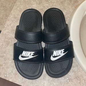 Women’s size 5.5 Nike slides